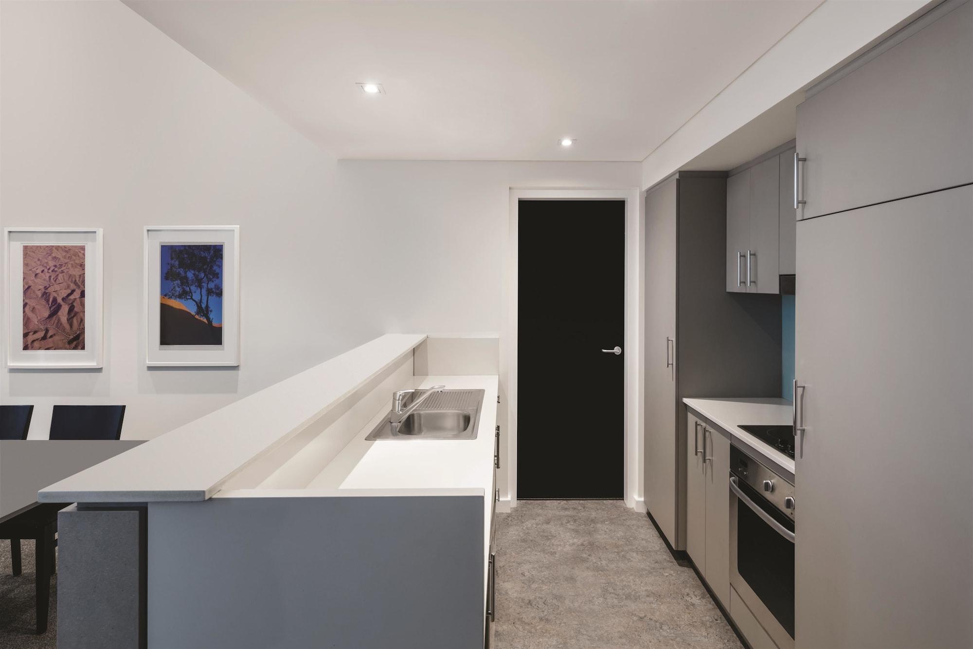 Adina Apartment Hotel Пърт Екстериор снимка