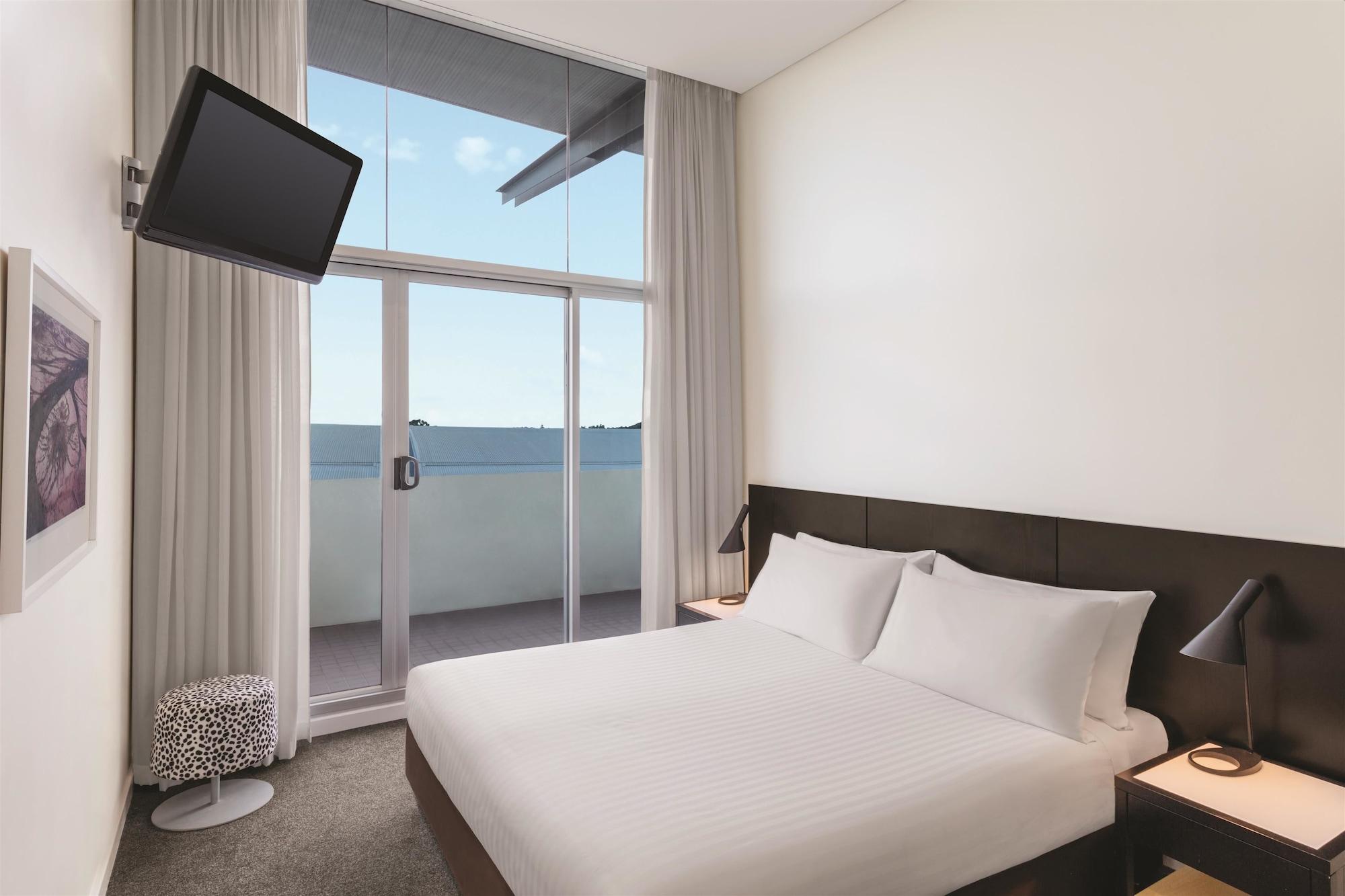 Adina Apartment Hotel Пърт Екстериор снимка