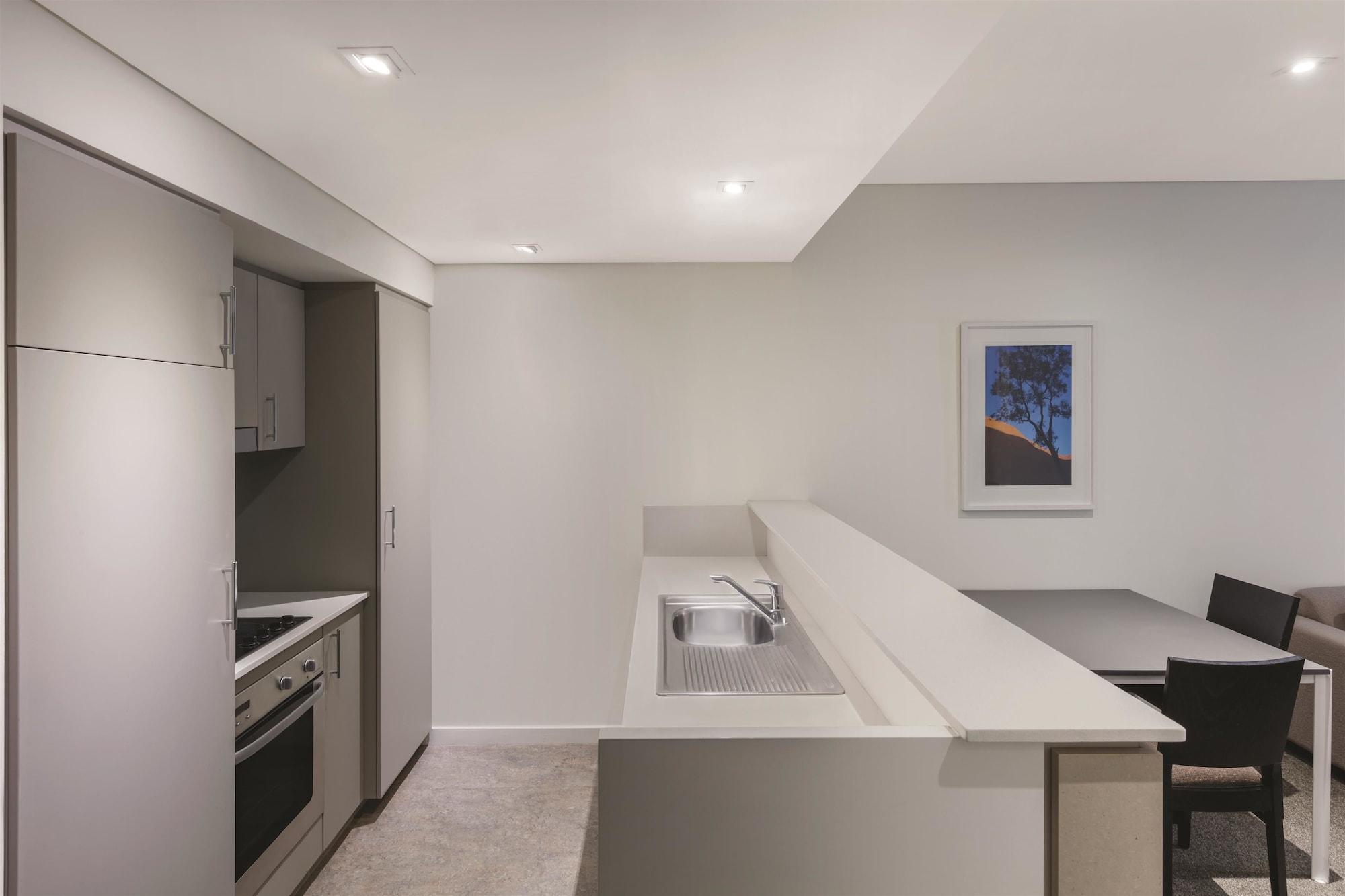 Adina Apartment Hotel Пърт Екстериор снимка