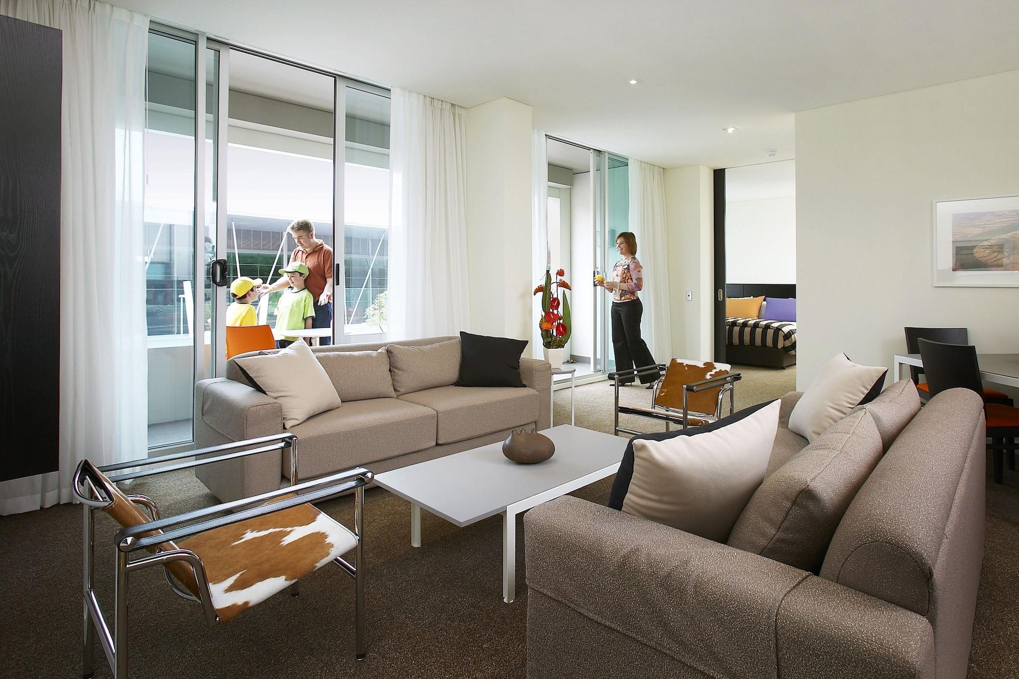 Adina Apartment Hotel Пърт Екстериор снимка