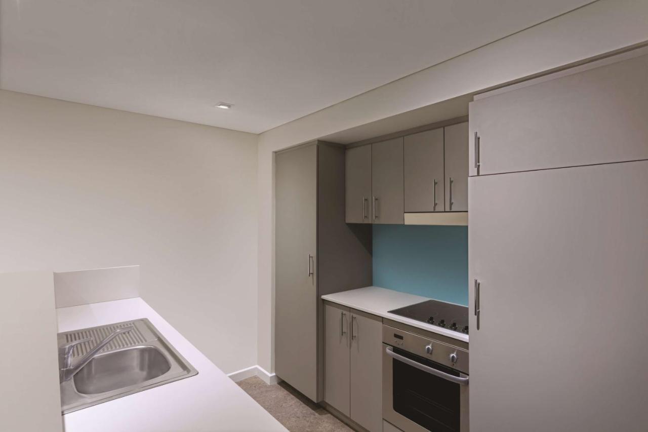 Adina Apartment Hotel Пърт Екстериор снимка