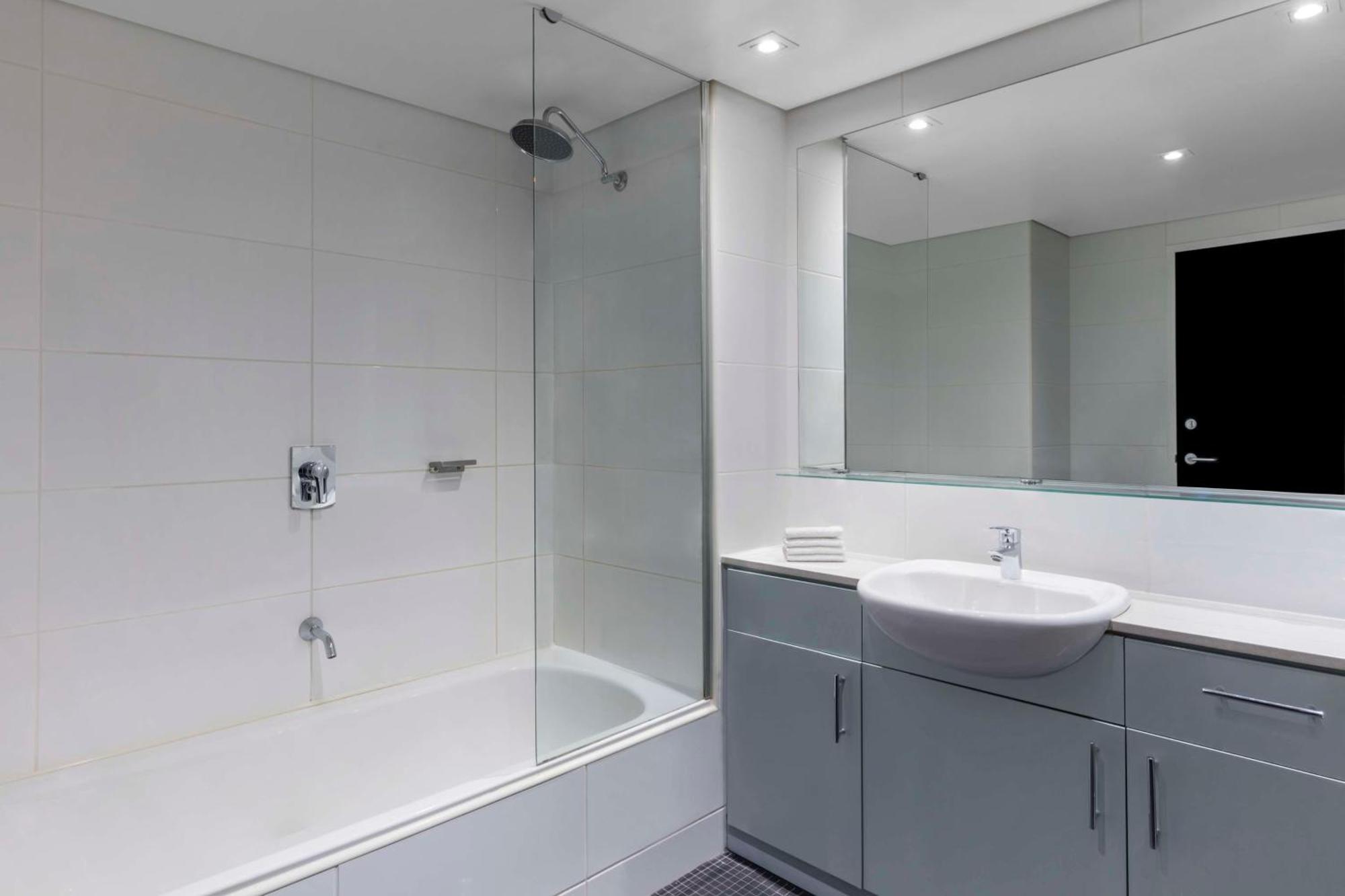 Adina Apartment Hotel Пърт Екстериор снимка