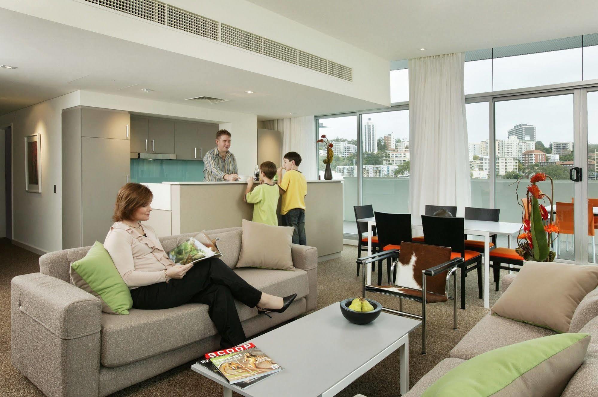 Adina Apartment Hotel Пърт Екстериор снимка